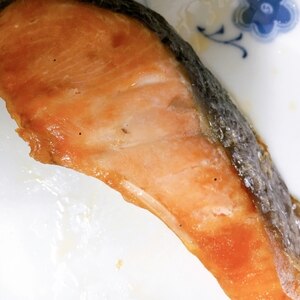 甘塩鮭のごま油焼き